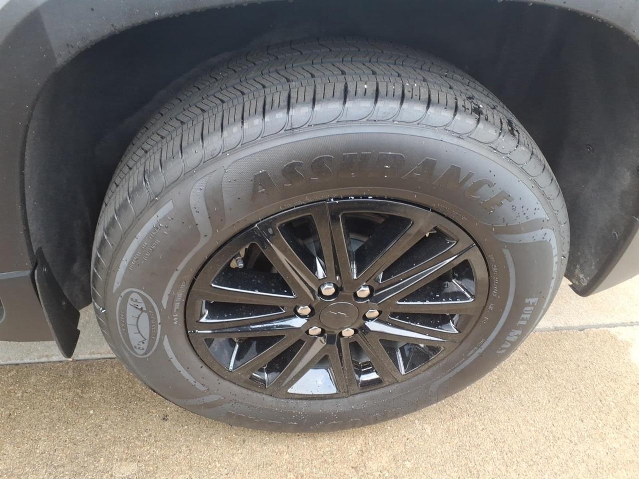Chevrolet Traverse FWD 4dr LT Cloth w/1LT 2023