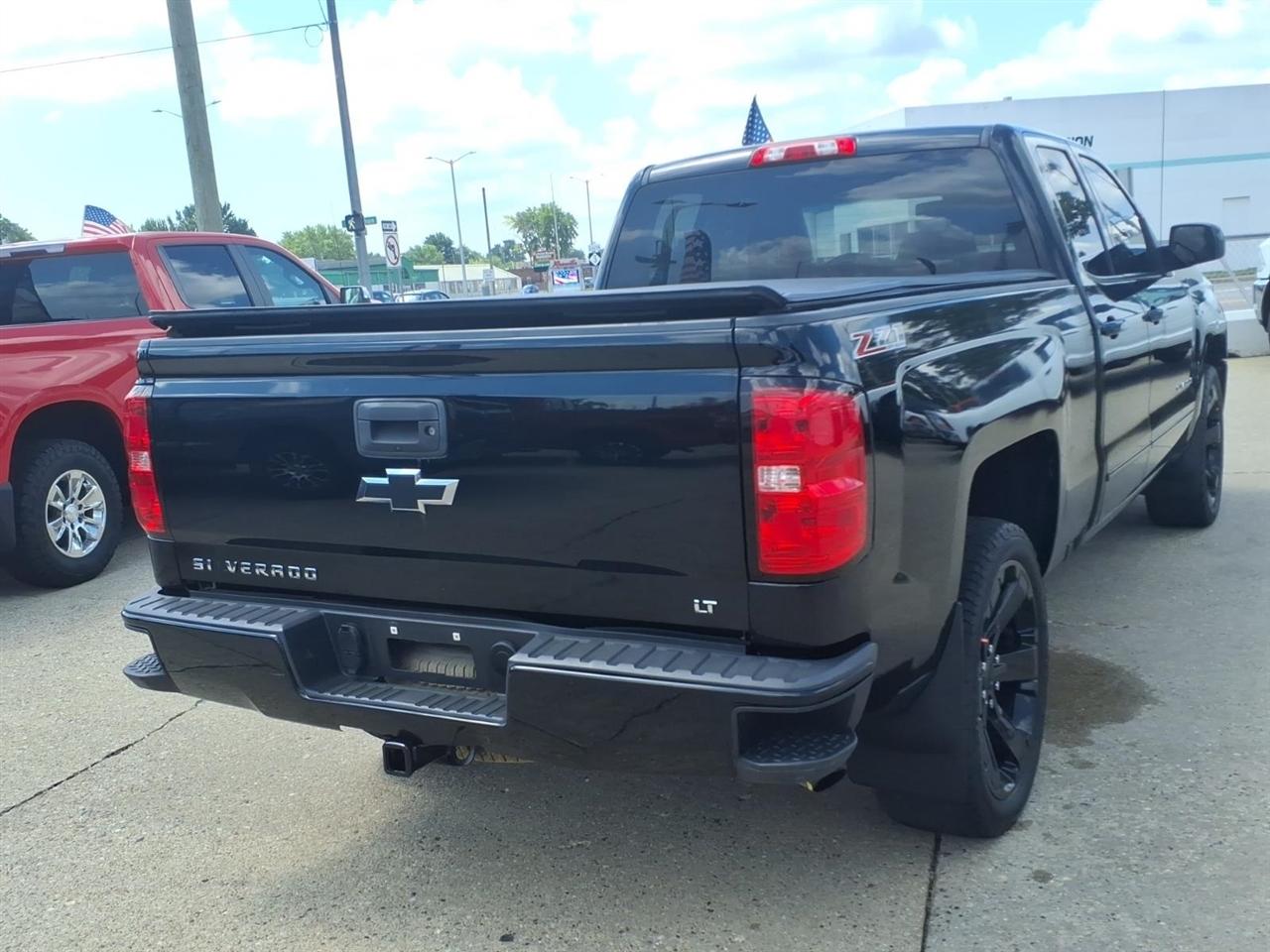 Chevrolet Silverado 1500 4WD Double Cab 143.5" LT w/2LT 2017