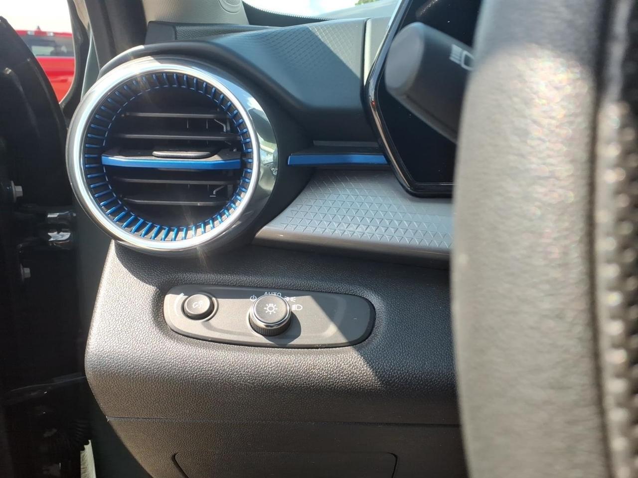 Chevrolet Trax FWD 4dr LT 2025