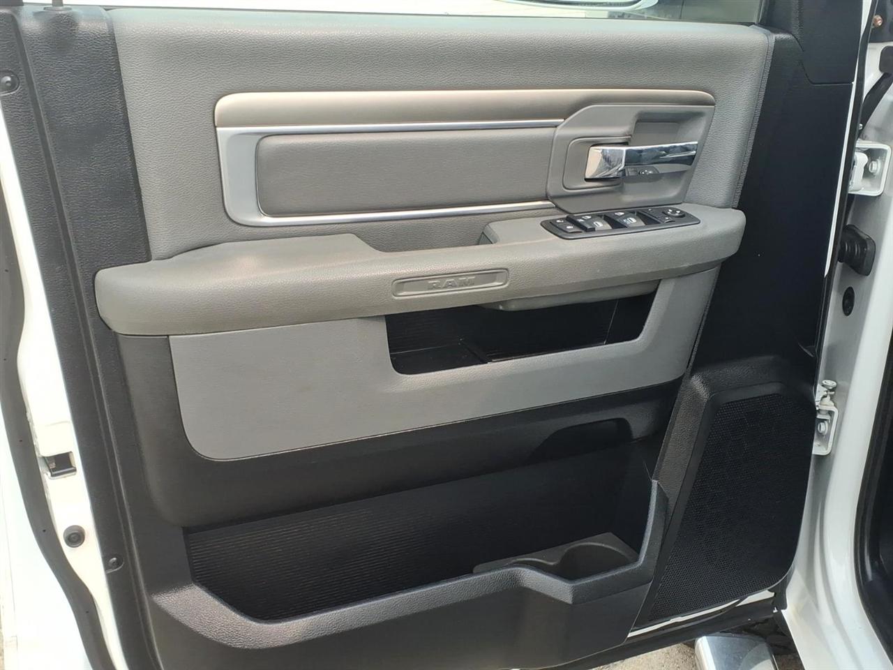 RAM 1500 4WD Crew Cab 149" Big Horn 2015