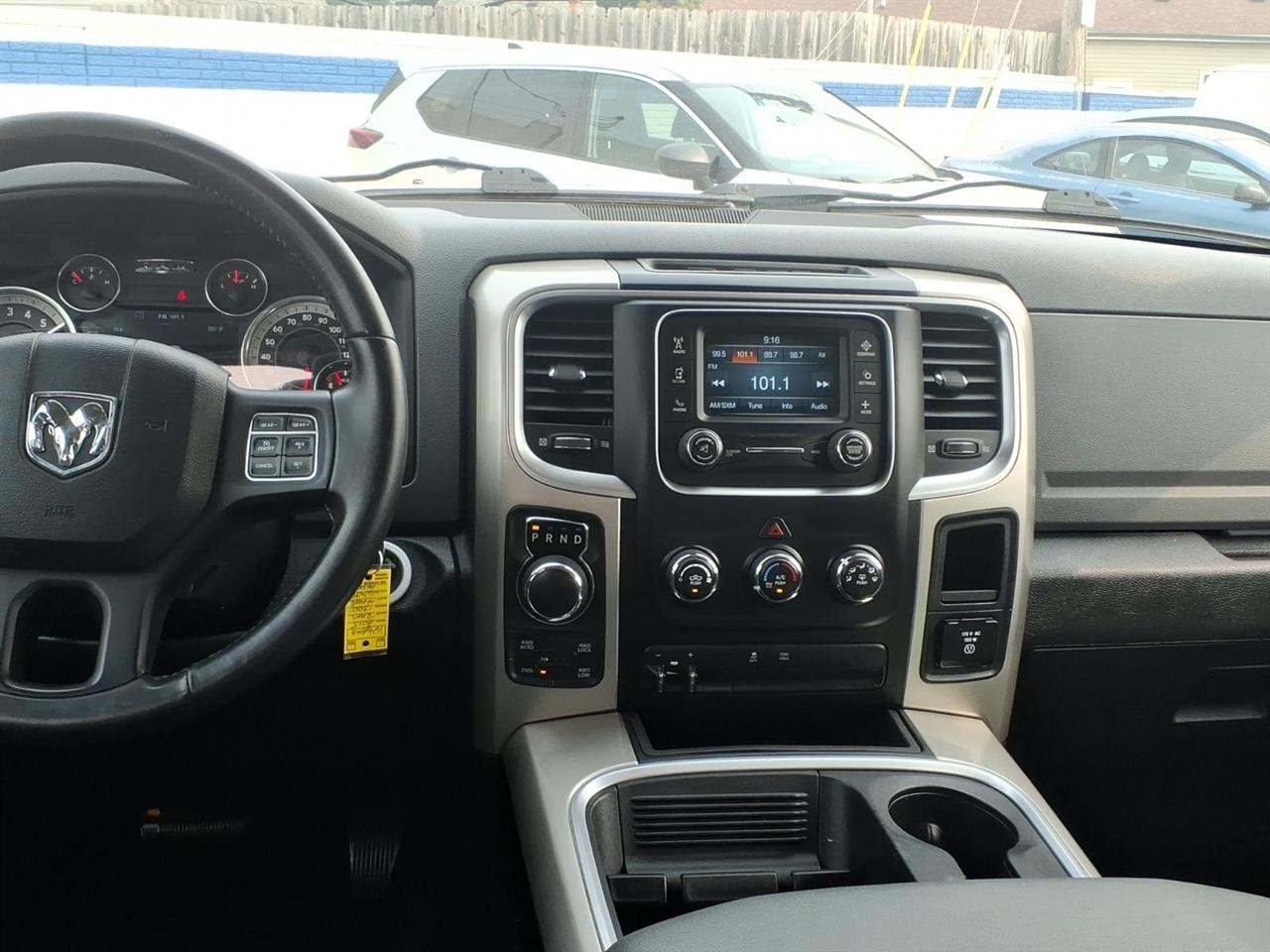 RAM 1500 4WD Crew Cab 149" Big Horn 2015