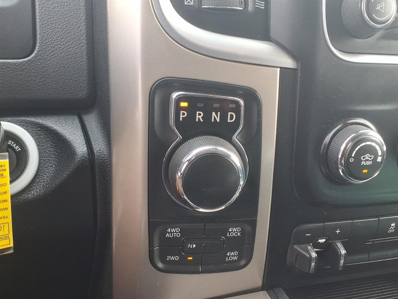 RAM 1500 4WD Crew Cab 149" Big Horn 2015