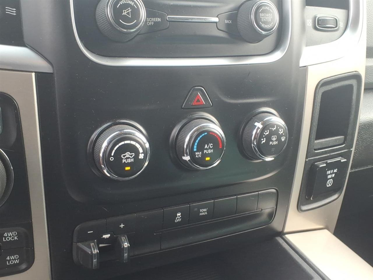 RAM 1500 4WD Crew Cab 149" Big Horn 2015