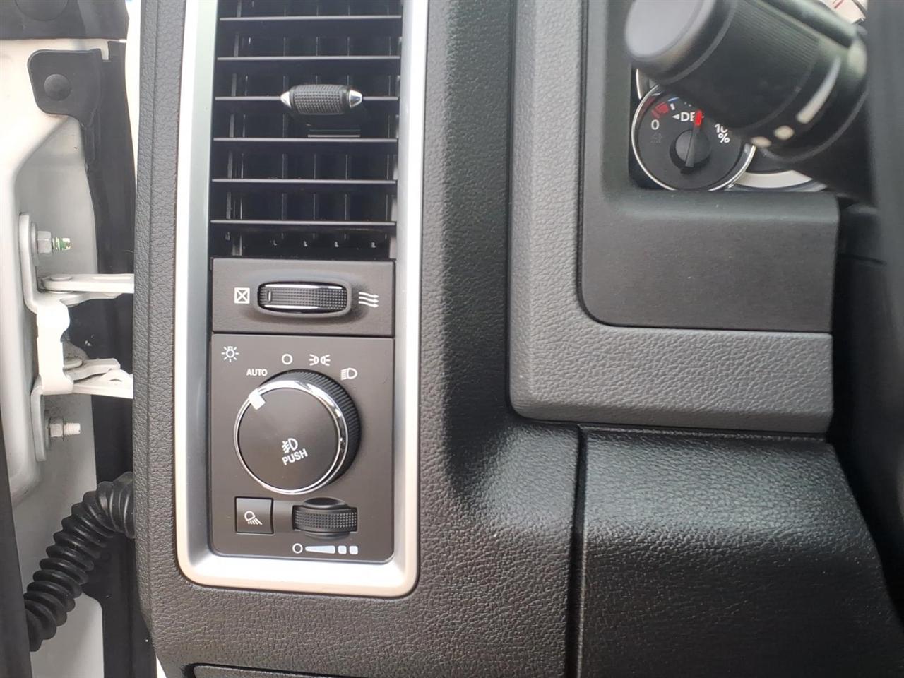 RAM 1500 4WD Crew Cab 149" Big Horn 2015