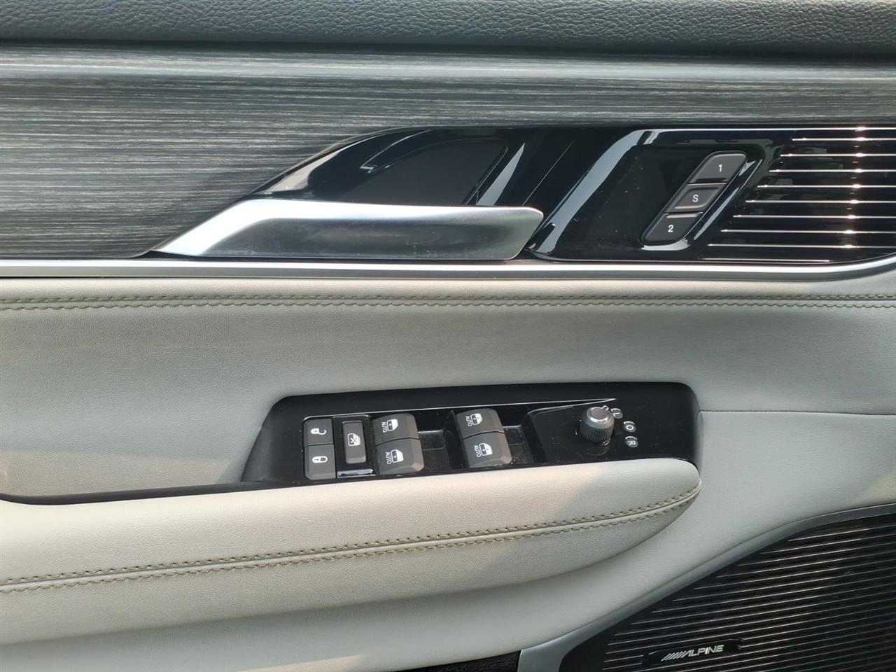 Jeep Wagoneer L Series II 4x4 2023