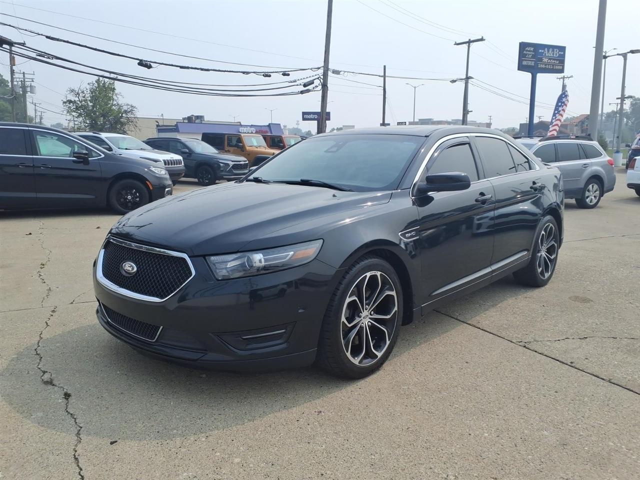 Ford Taurus 4dr Sdn SHO AWD 2015