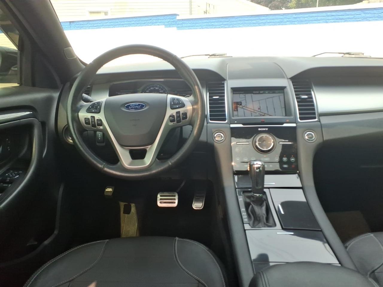Ford Taurus 4dr Sdn SHO AWD 2015