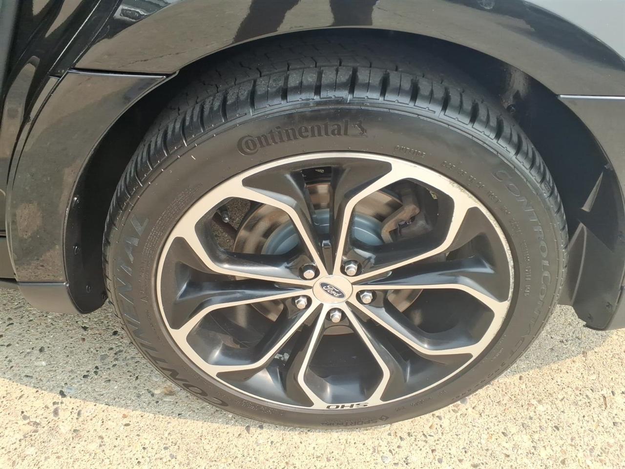 Ford Taurus 4dr Sdn SHO AWD 2015