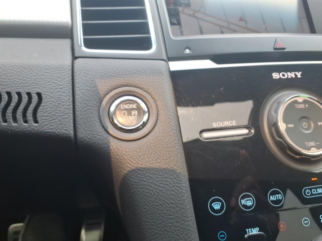 Ford Taurus 4dr Sdn SHO AWD 2015