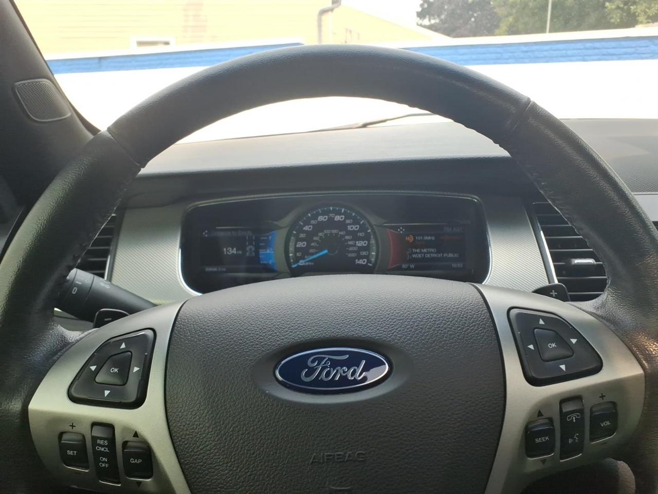 Ford Taurus 4dr Sdn SHO AWD 2015