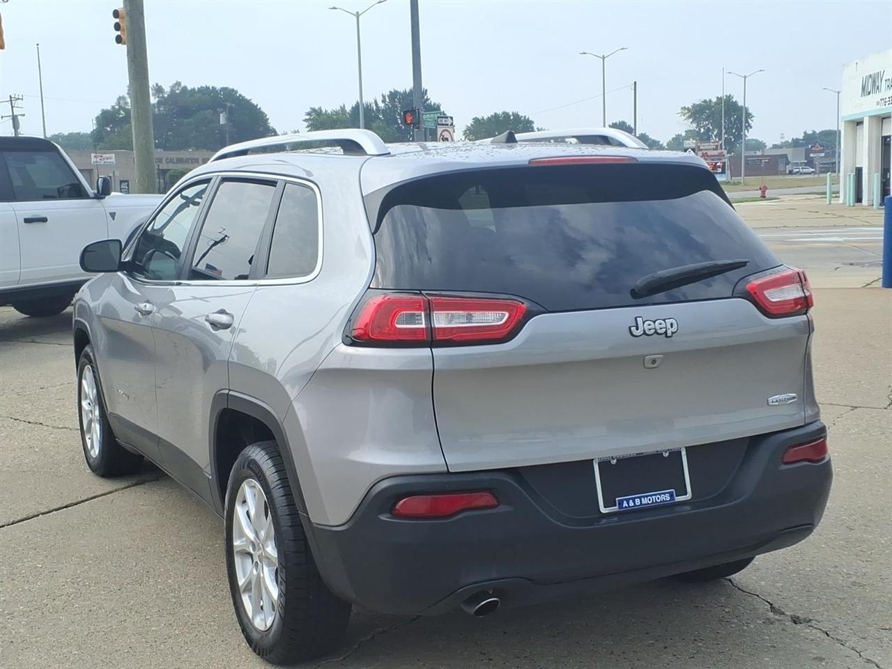 Jeep Cherokee Latitude FWD 2017
