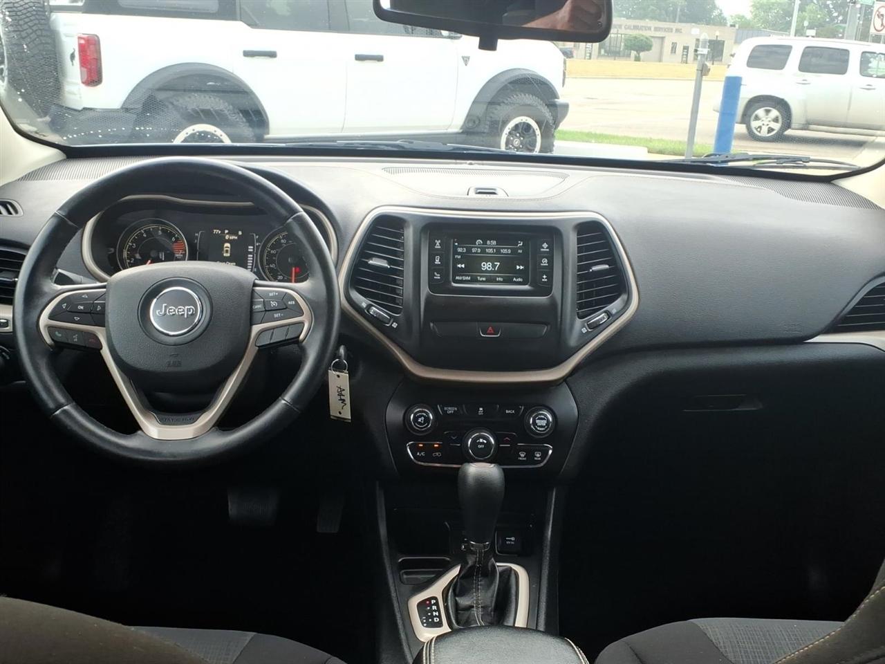 Jeep Cherokee Latitude FWD 2017