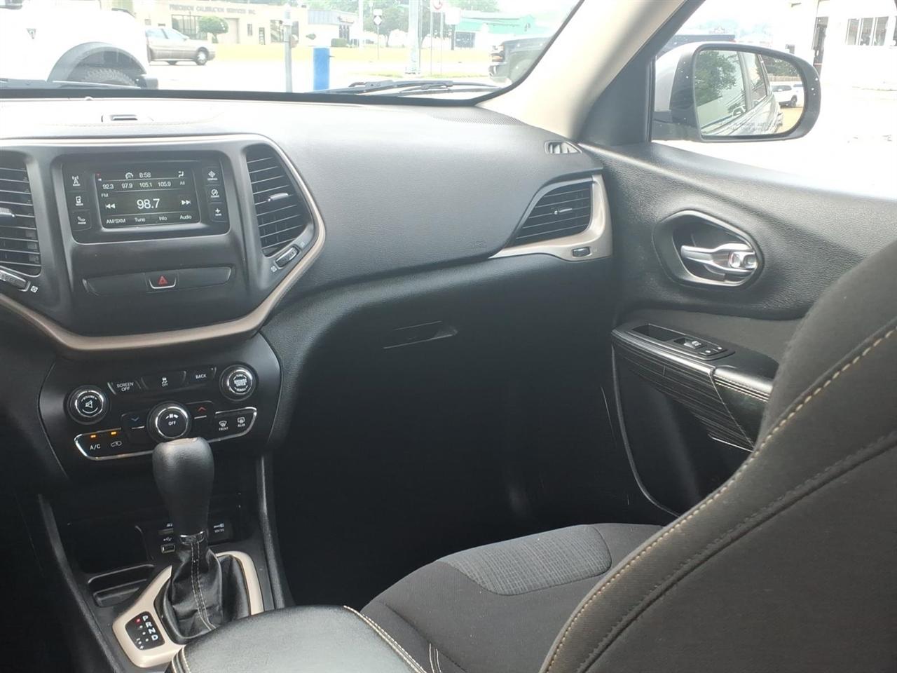 Jeep Cherokee Latitude FWD 2017