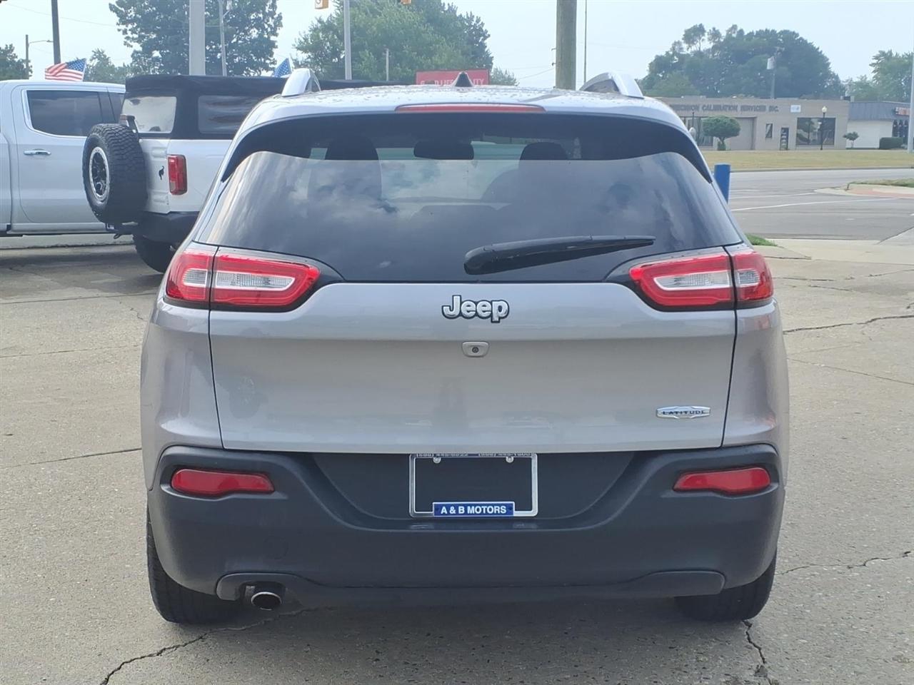Jeep Cherokee Latitude FWD 2017