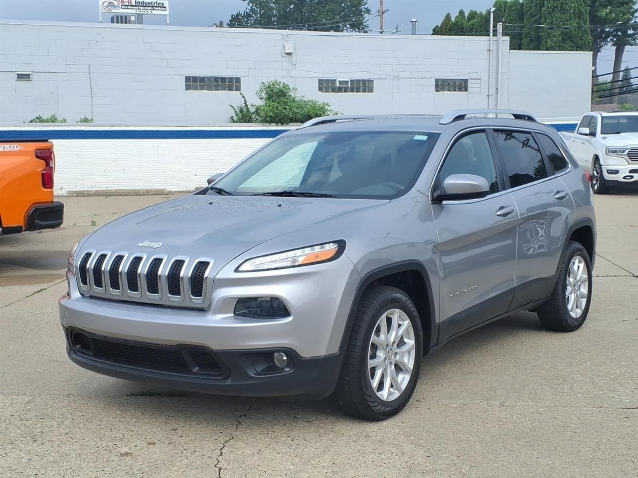 Jeep Cherokee Latitude FWD 2017