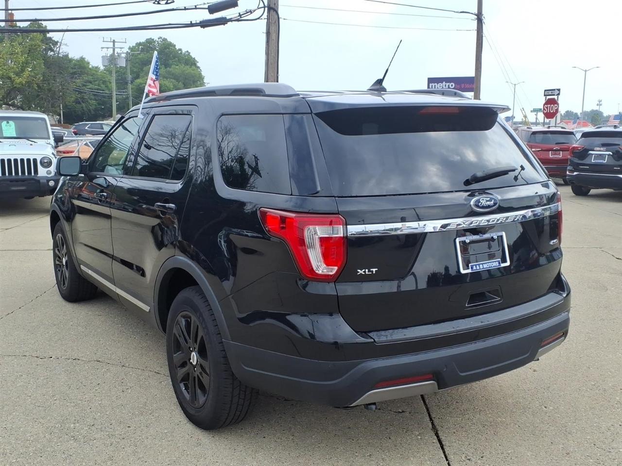 Ford Explorer XLT 4WD 2019
