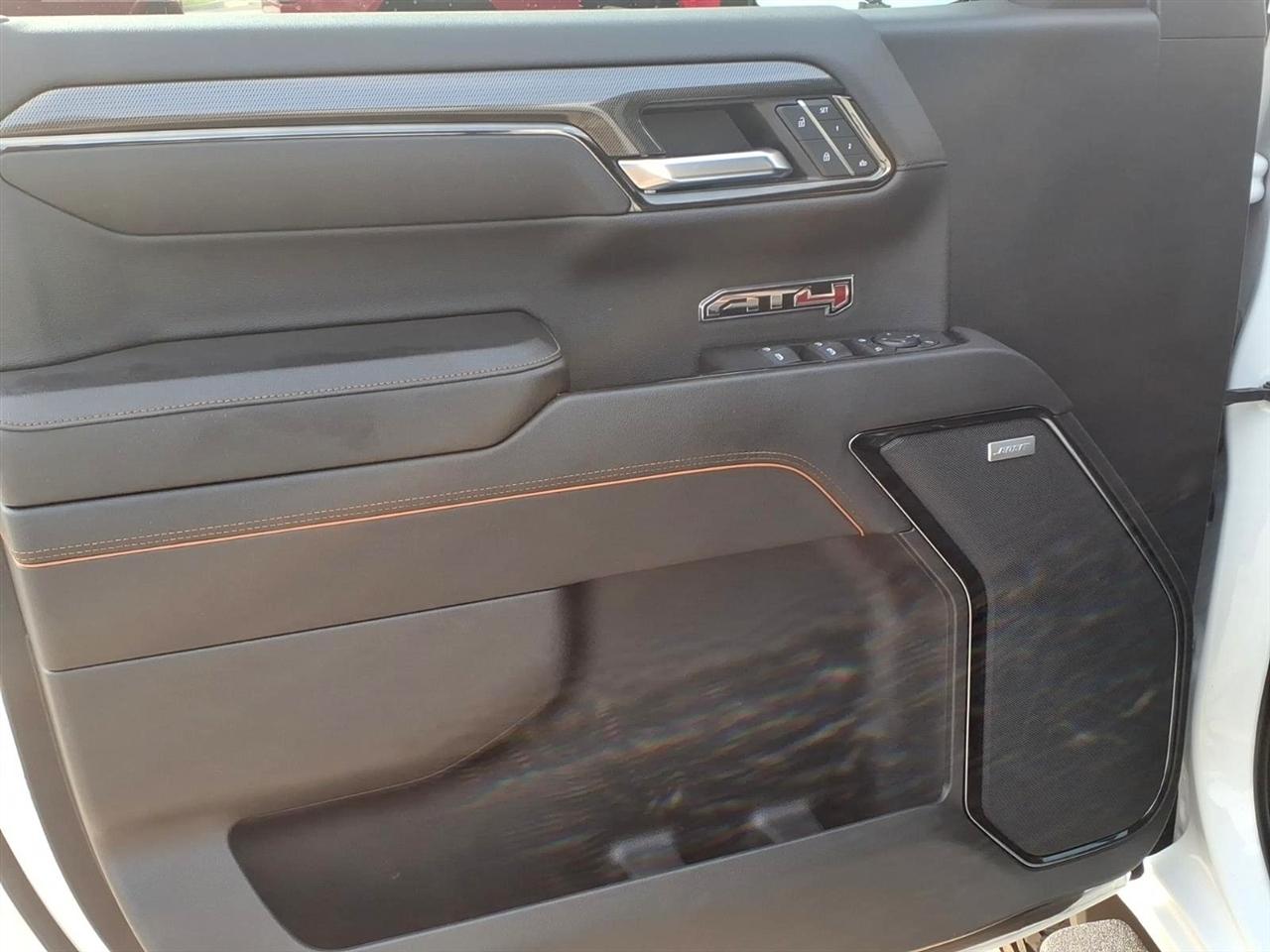 GMC Sierra 1500 4WD Crew Cab 147" AT4 2023