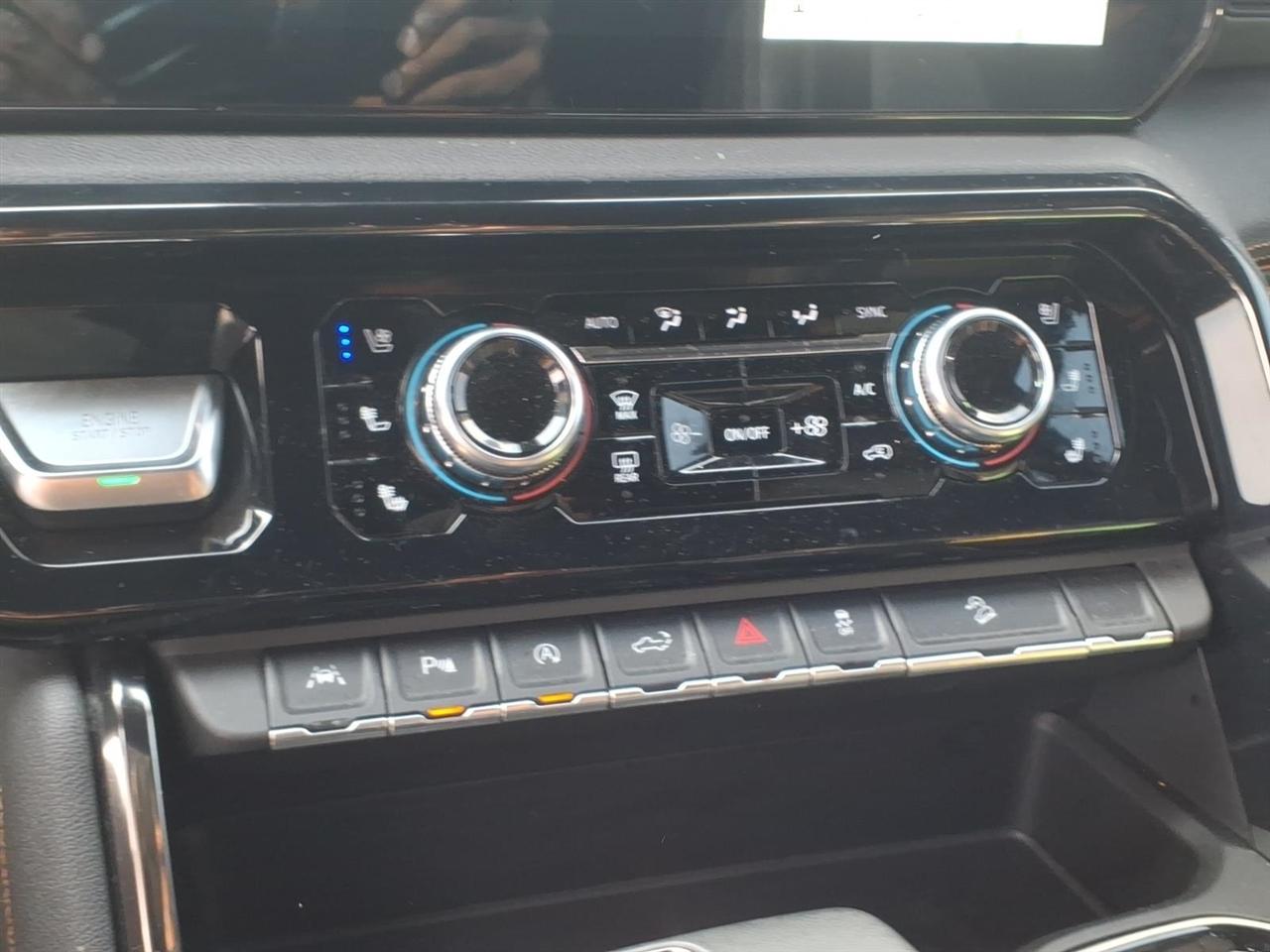 GMC Sierra 1500 4WD Crew Cab 147" AT4 2023