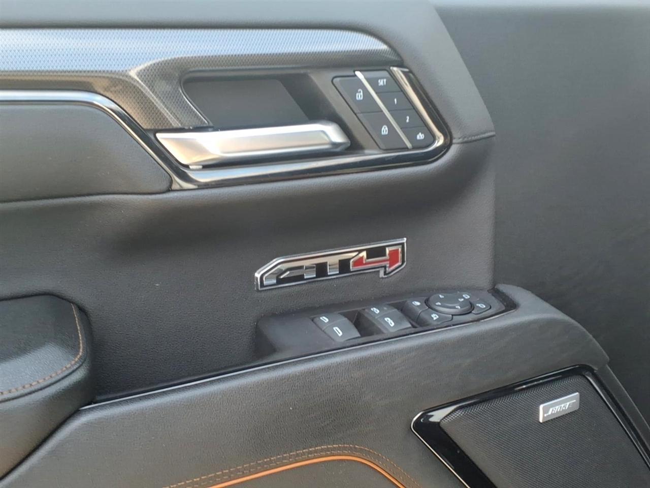 GMC Sierra 1500 4WD Crew Cab 147" AT4 2023