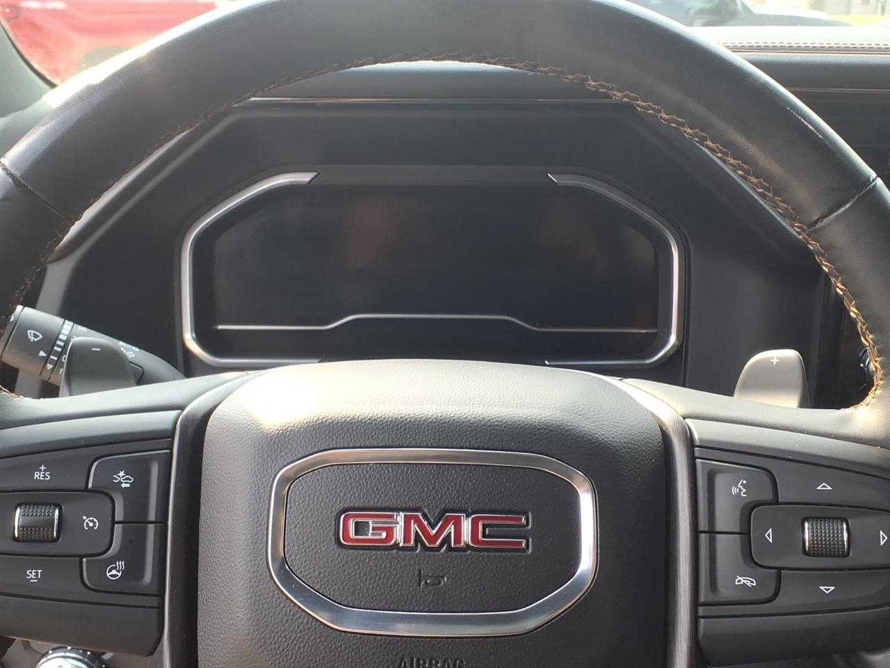 GMC Sierra 1500 4WD Crew Cab 147" AT4 2023