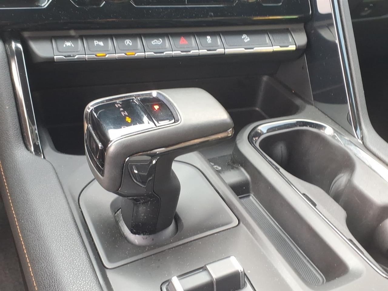 GMC Sierra 1500 4WD Crew Cab 147" AT4 2023