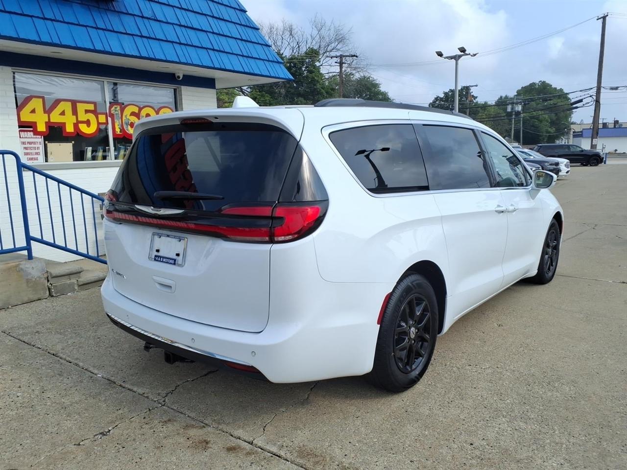 Chrysler Pacifica Touring L FWD 2022