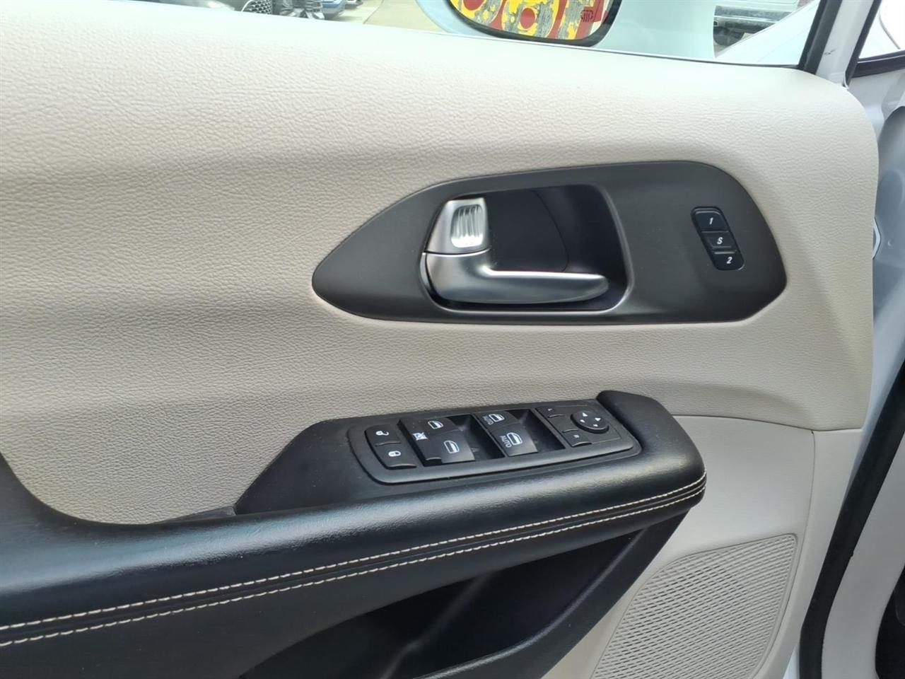 Chrysler Pacifica Touring L FWD 2022