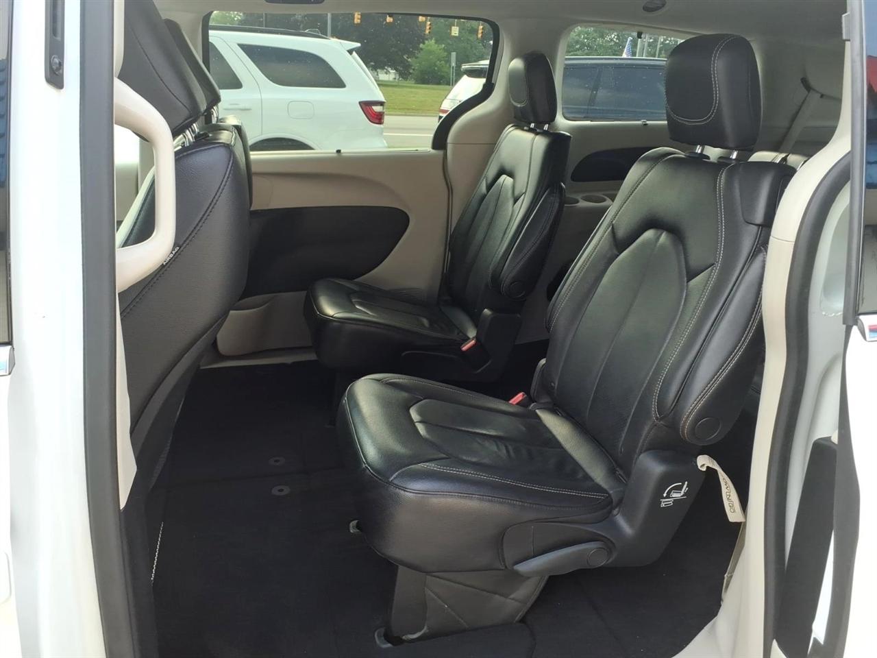 Chrysler Pacifica Touring L FWD 2022