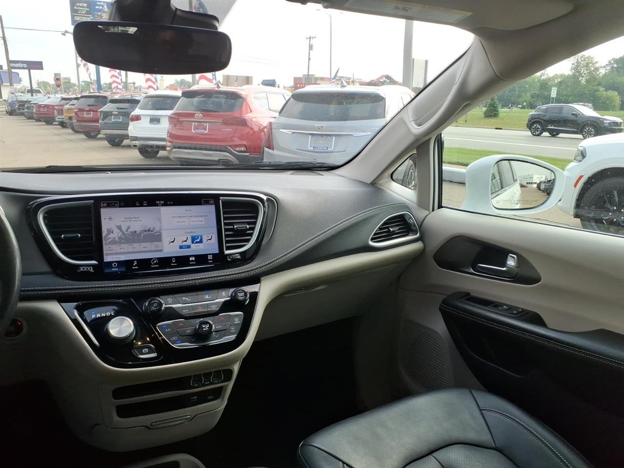 Chrysler Pacifica Touring L FWD 2022
