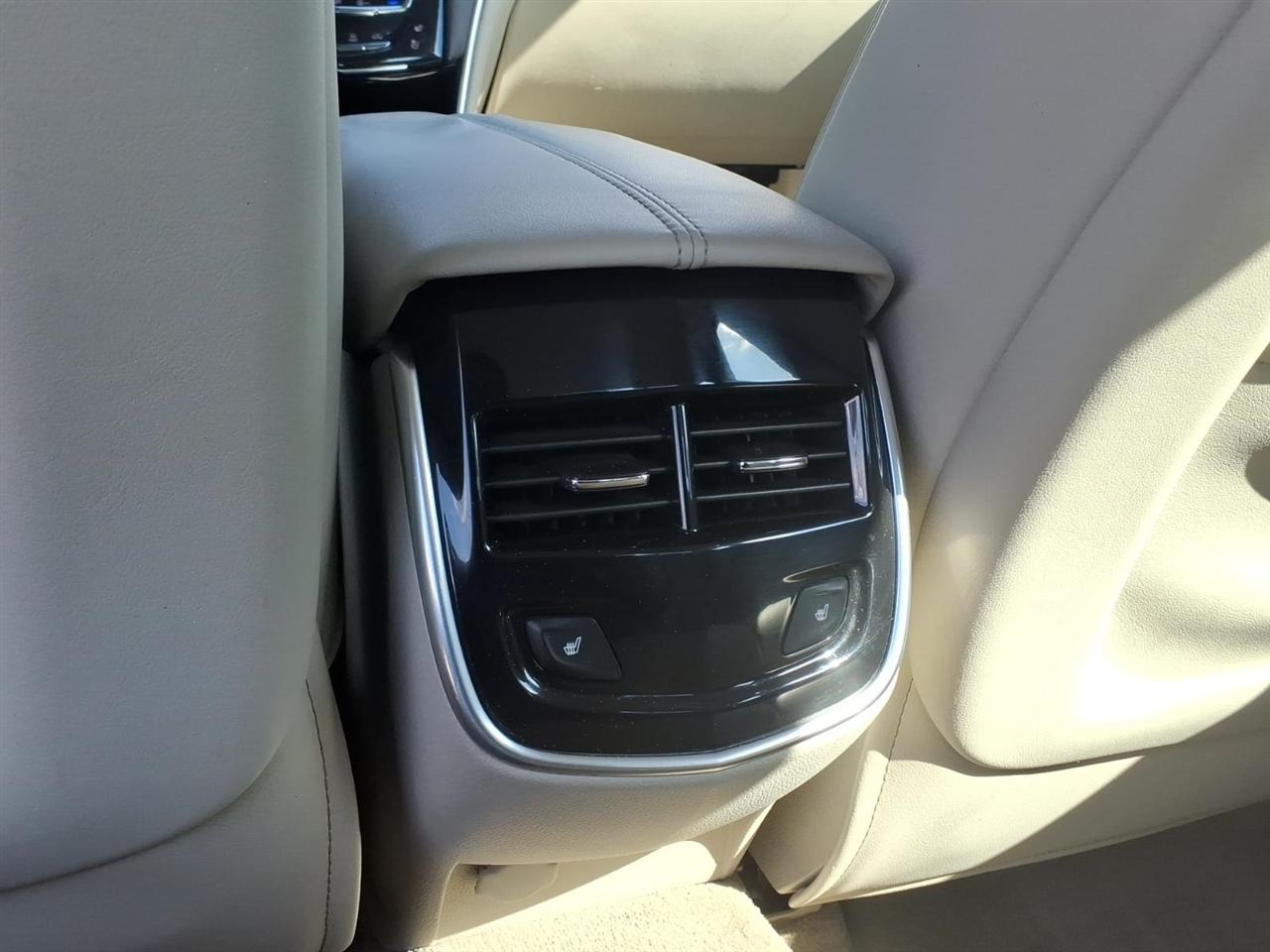 Cadillac XTS 4dr Sdn Luxury Collection AWD 2016