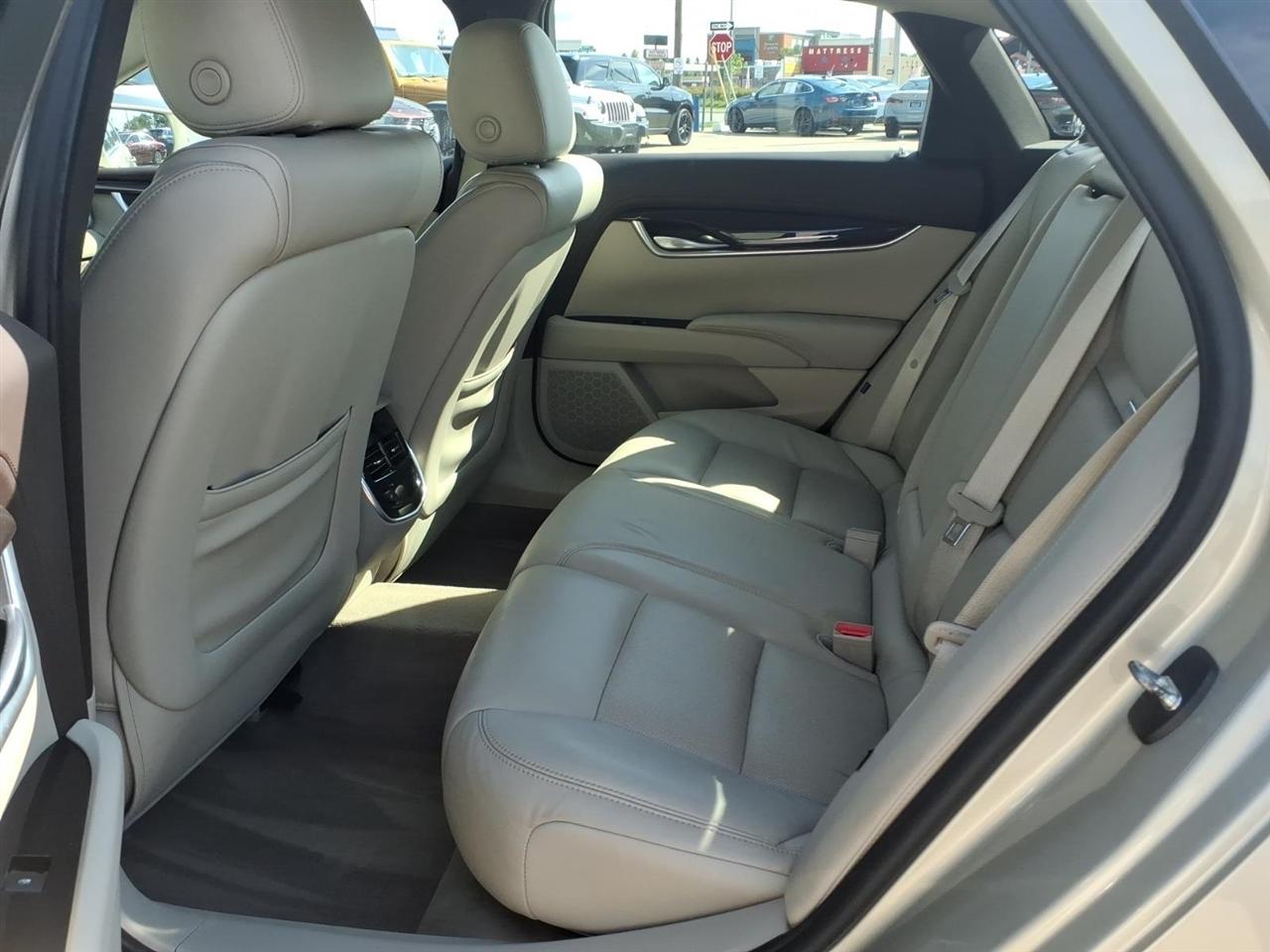 Cadillac XTS 4dr Sdn Luxury Collection AWD 2016
