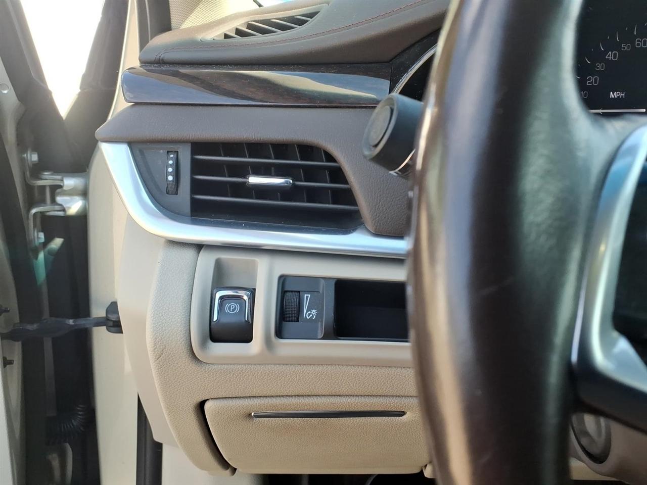 Cadillac XTS 4dr Sdn Luxury Collection AWD 2016