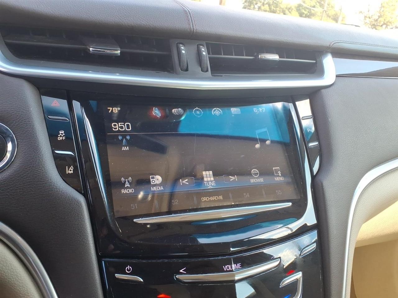 Cadillac XTS 4dr Sdn Luxury Collection AWD 2016