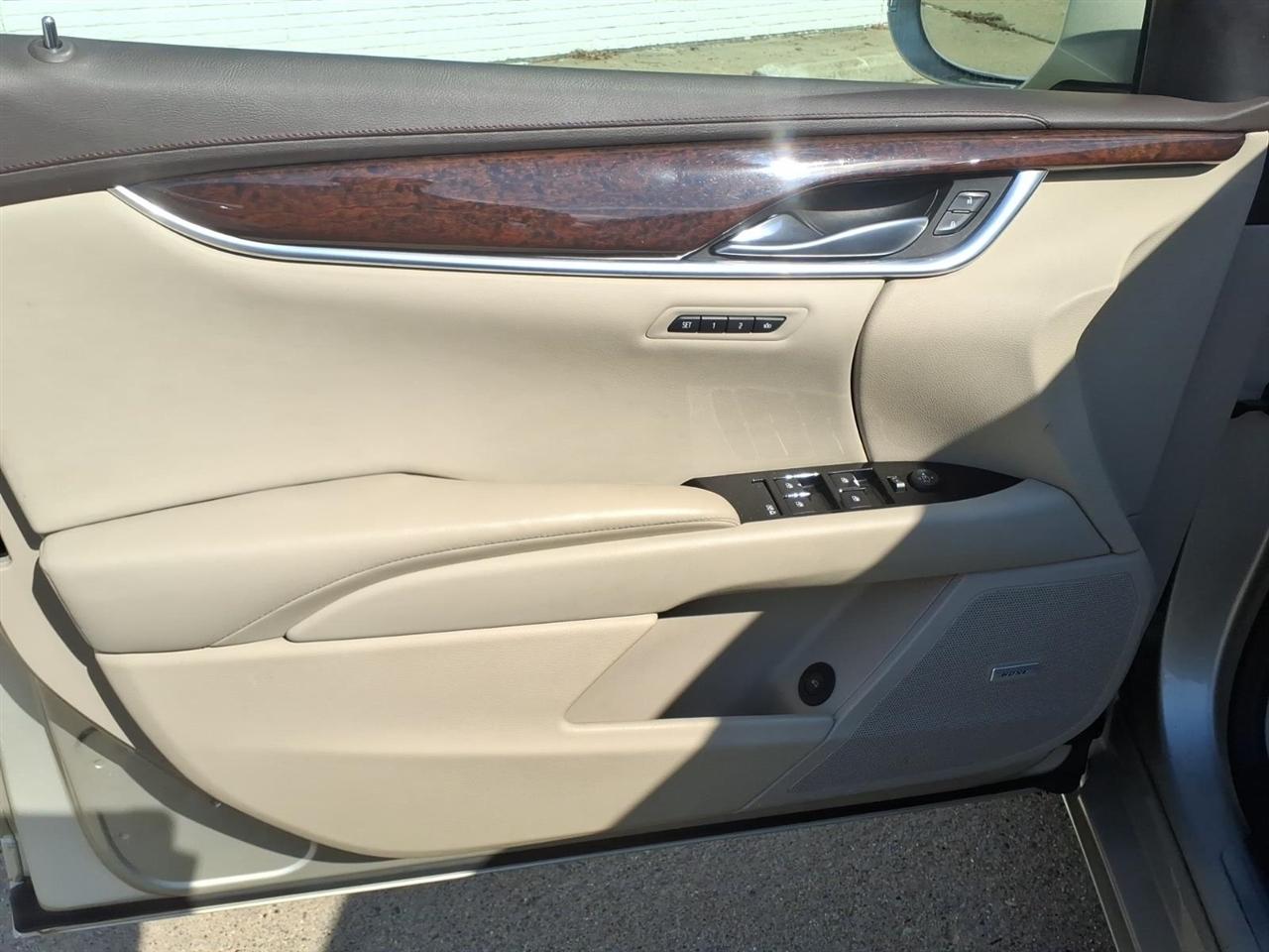 Cadillac XTS 4dr Sdn Luxury Collection AWD 2016