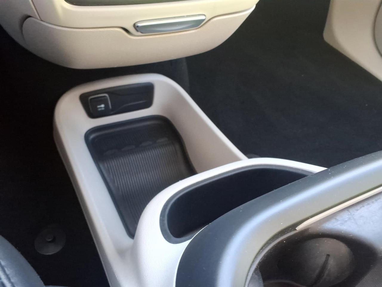 Chrysler Pacifica Touring L FWD 2024