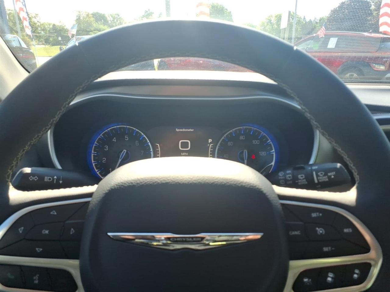 Chrysler Pacifica Touring L FWD 2024