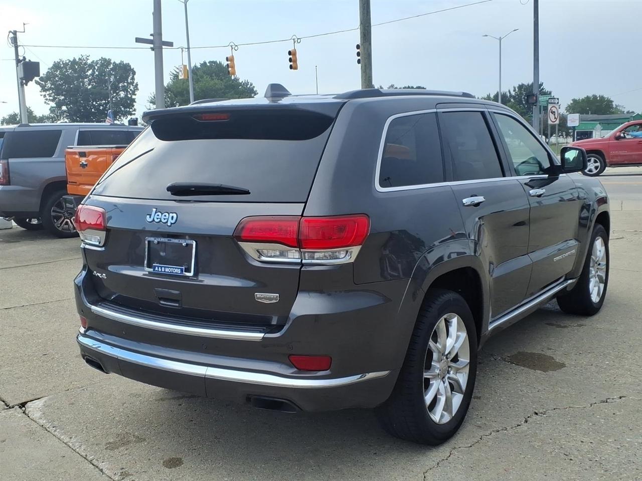 Jeep Grand Cherokee 4WD 4dr Summit 2016