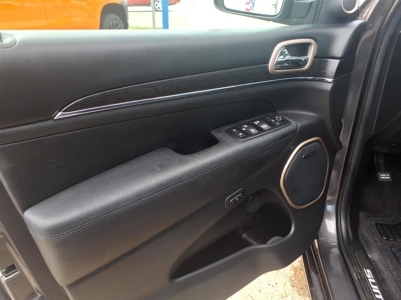 Jeep Grand Cherokee 4WD 4dr Summit 2016