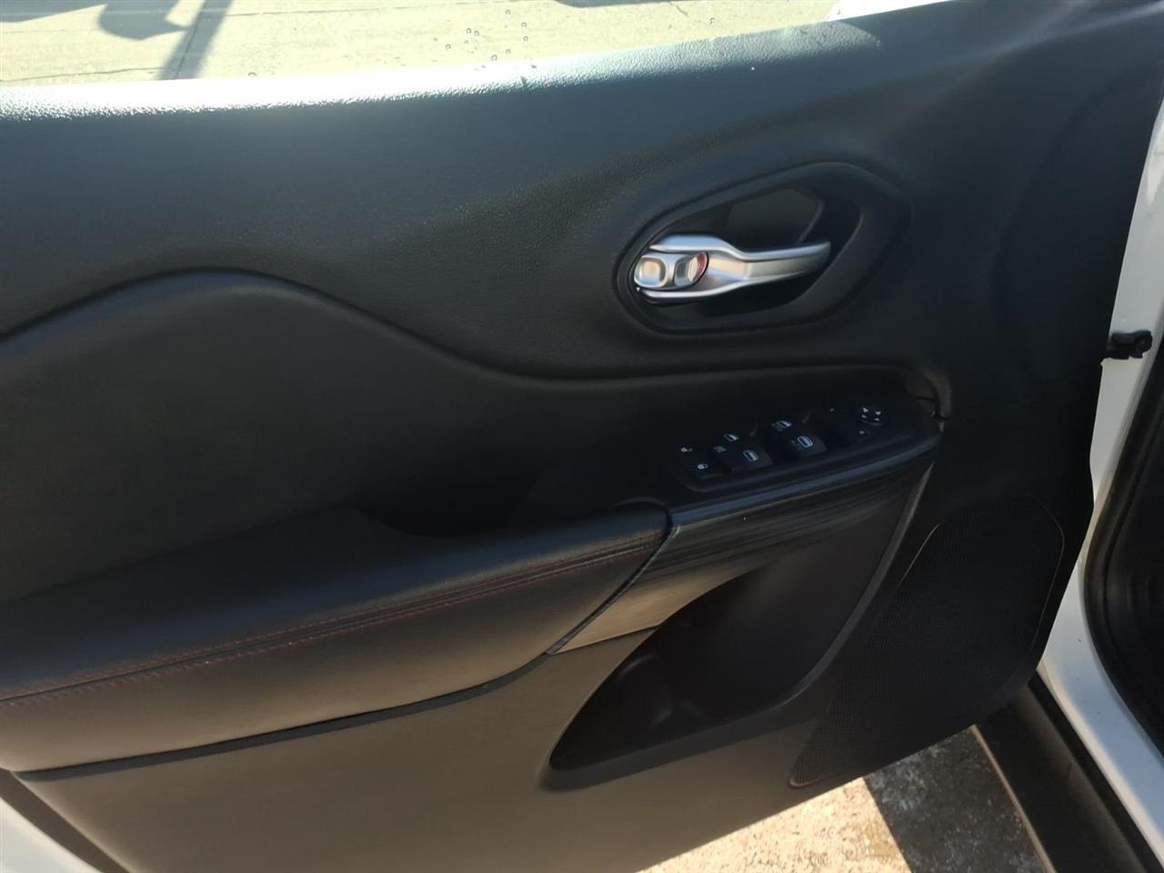 Jeep Cherokee 4WD 4dr Trailhawk 2015