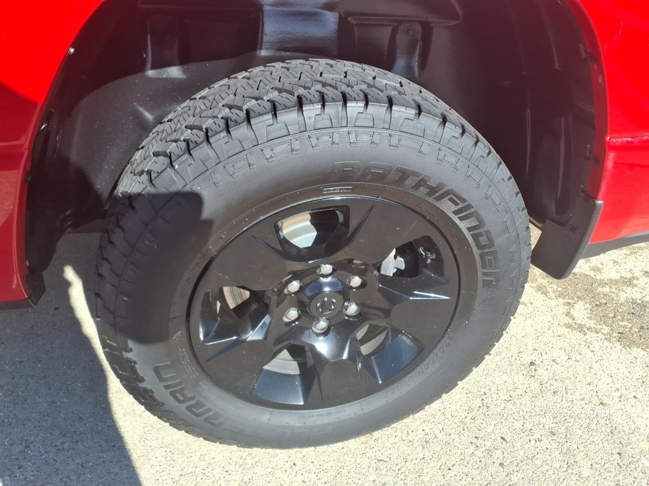 RAM 1500 Big Horn/Lone Star 4x4 Crew Cab 5'7" Box 2019