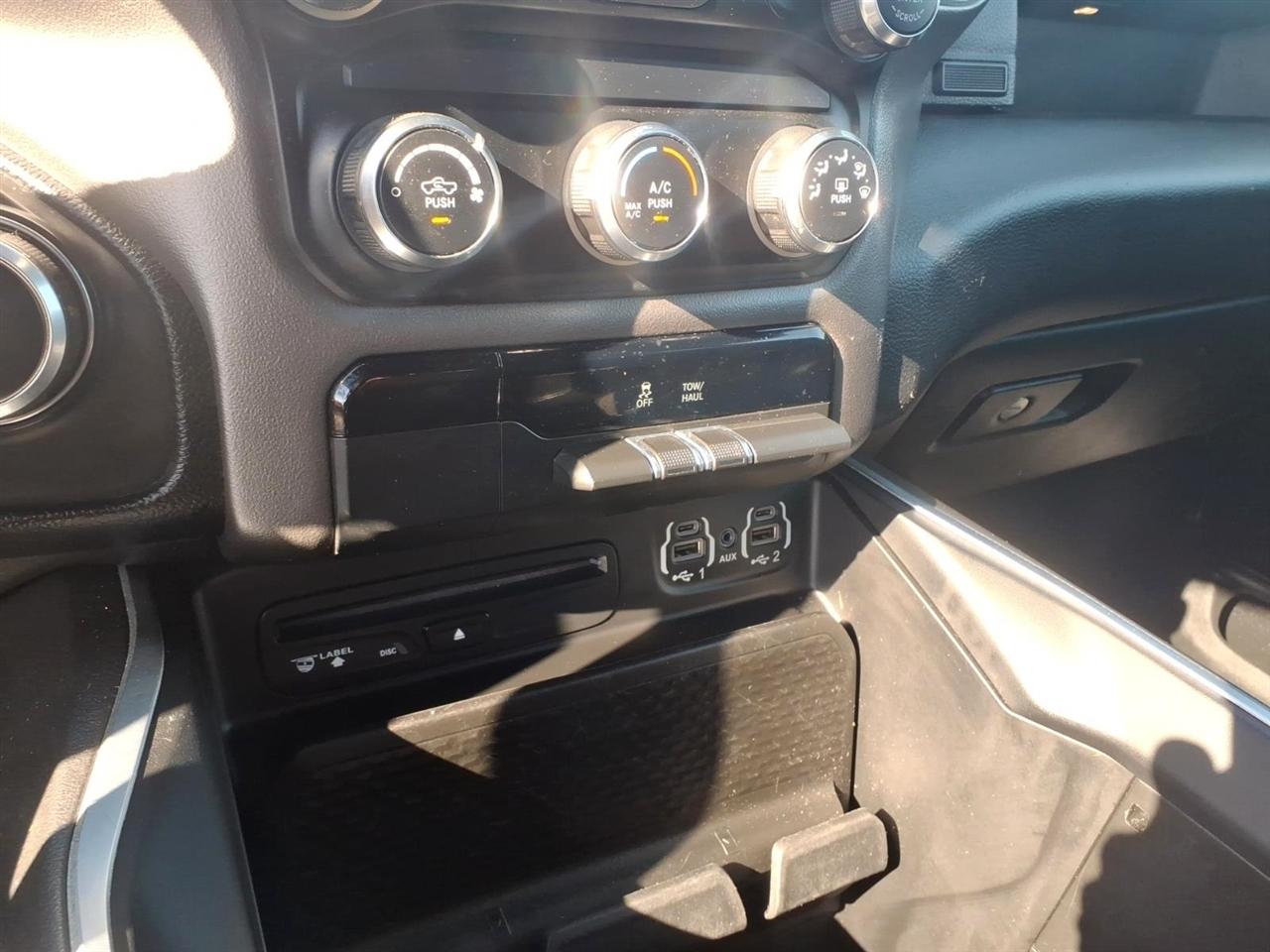 RAM 1500 Big Horn/Lone Star 4x4 Crew Cab 5'7" Box 2019