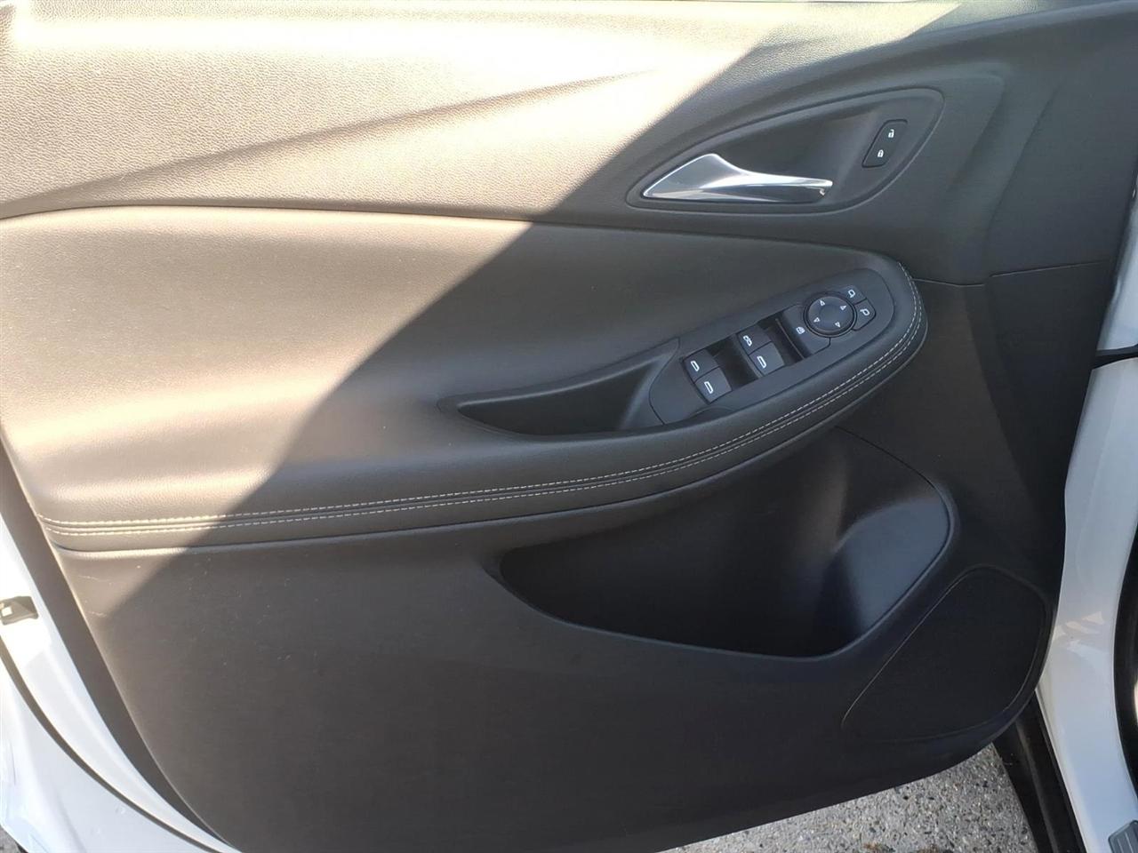 Buick Encore GX FWD 4dr Select 2023