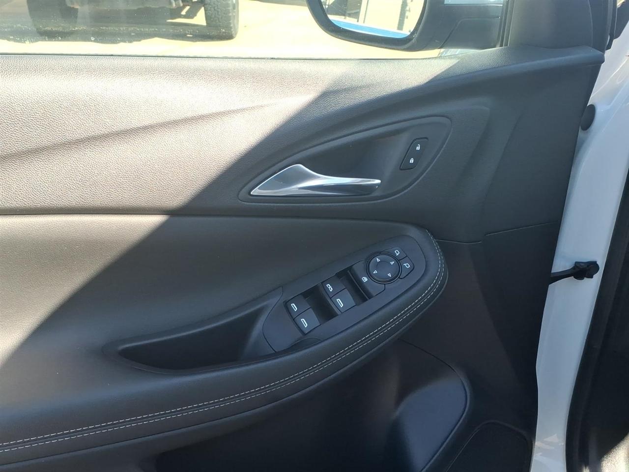 Buick Encore GX FWD 4dr Select 2023