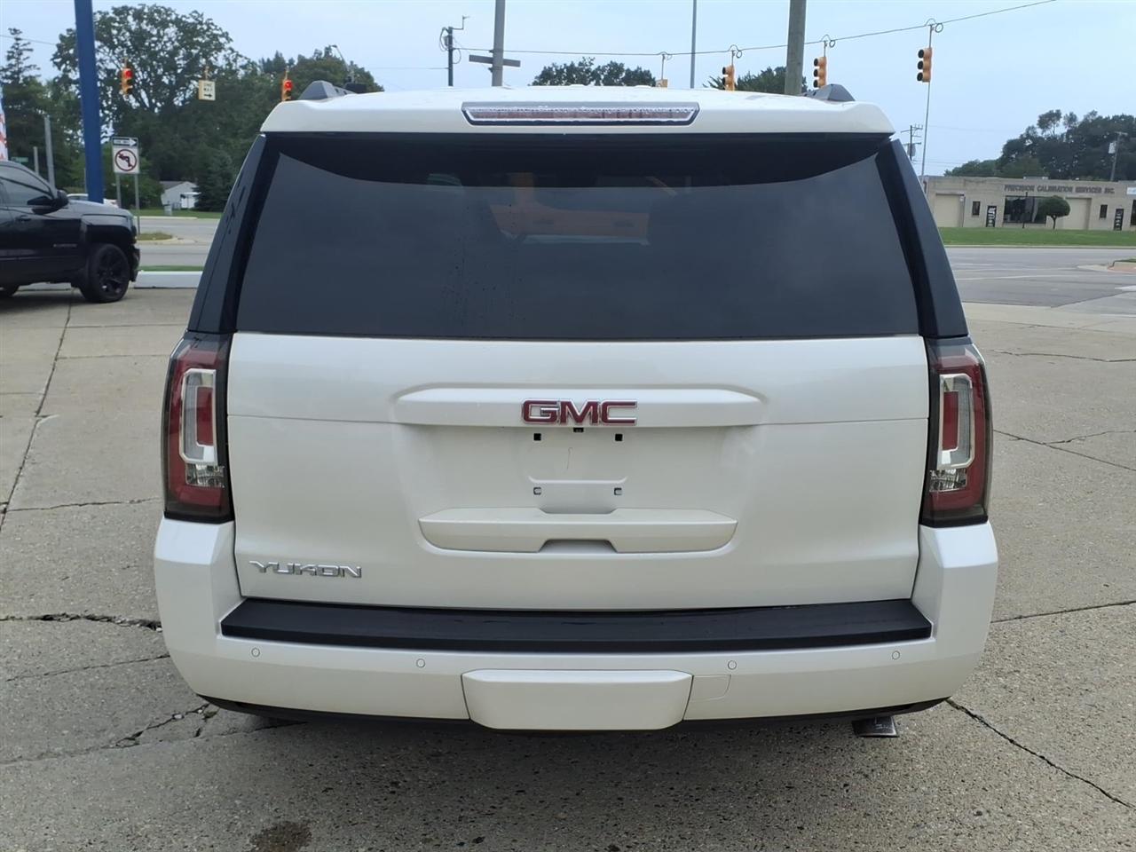 GMC Yukon 4WD 4dr SLT 2015