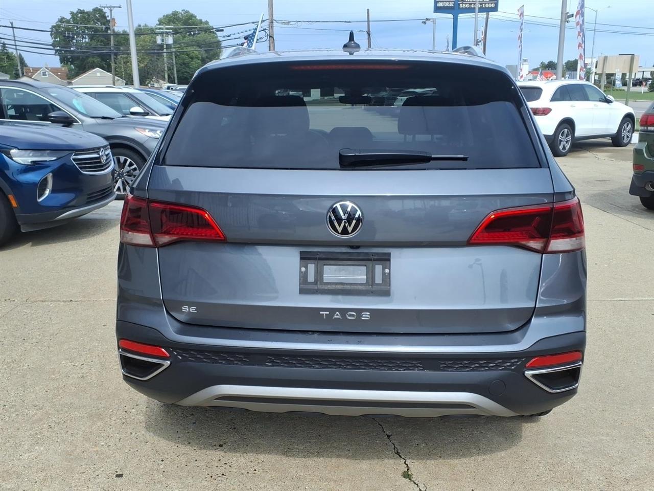 Volkswagen Taos SE FWD 2024
