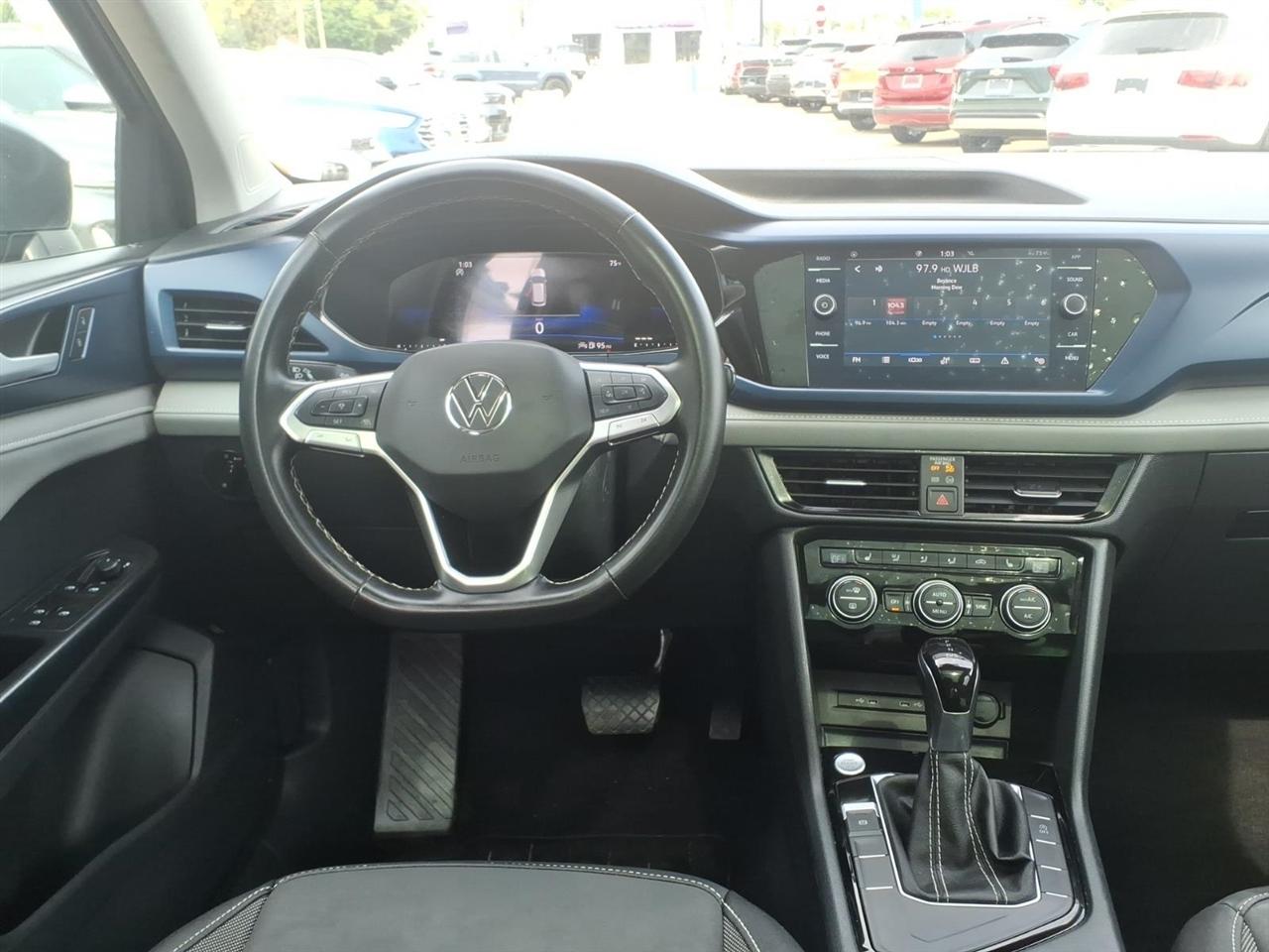 Volkswagen Taos SE FWD 2024