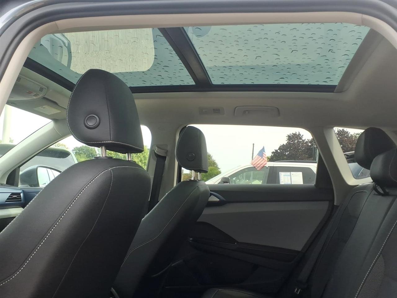Volkswagen Taos SE FWD 2024