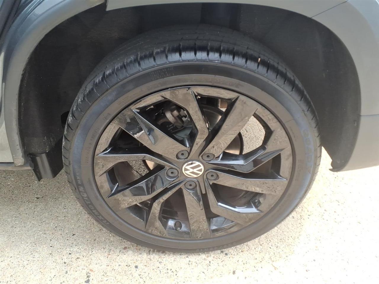 Volkswagen Taos SE FWD 2024
