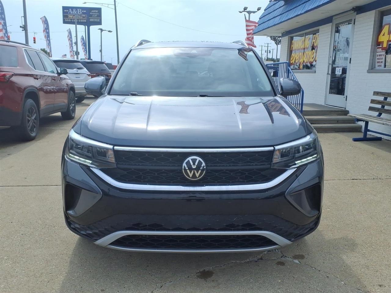 Volkswagen Taos SE FWD 2024