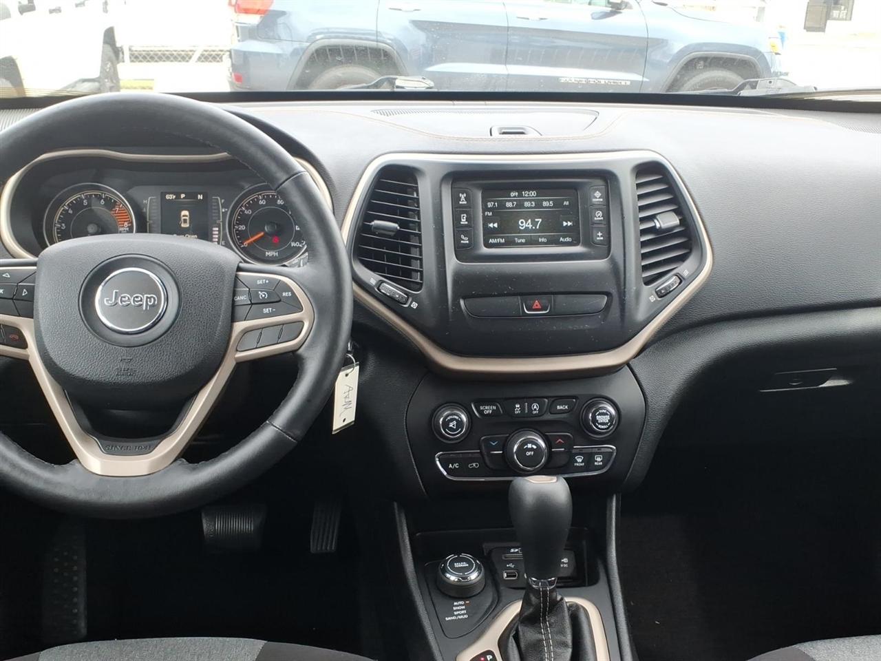 Jeep Cherokee 4WD 4dr Sport 2017